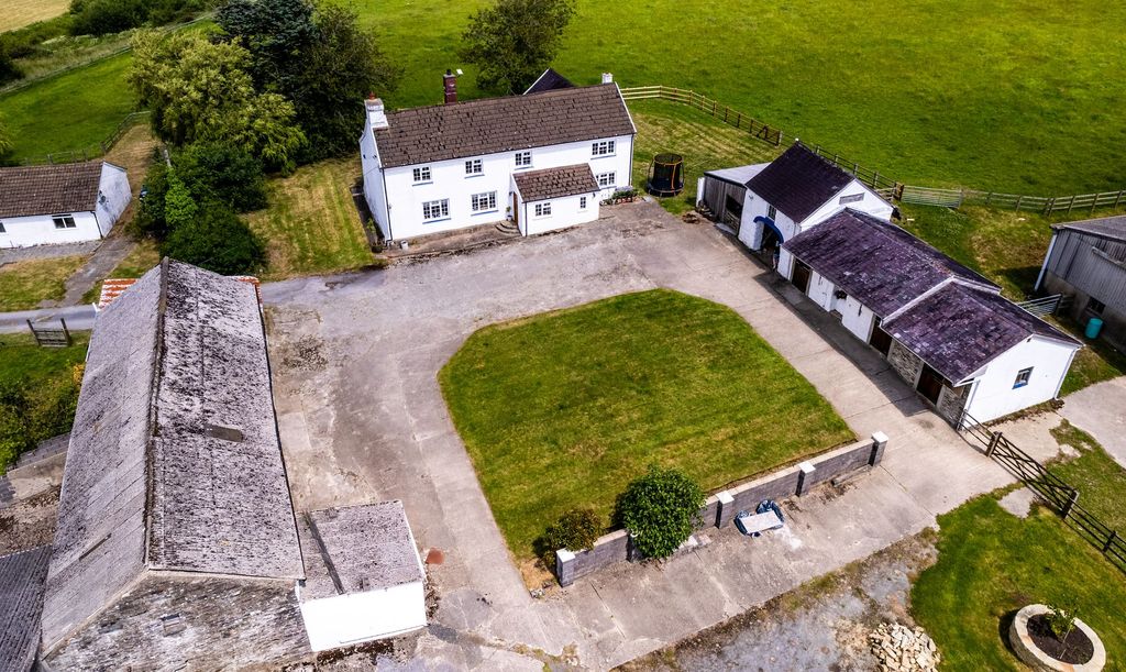 Property photo 1 of 44