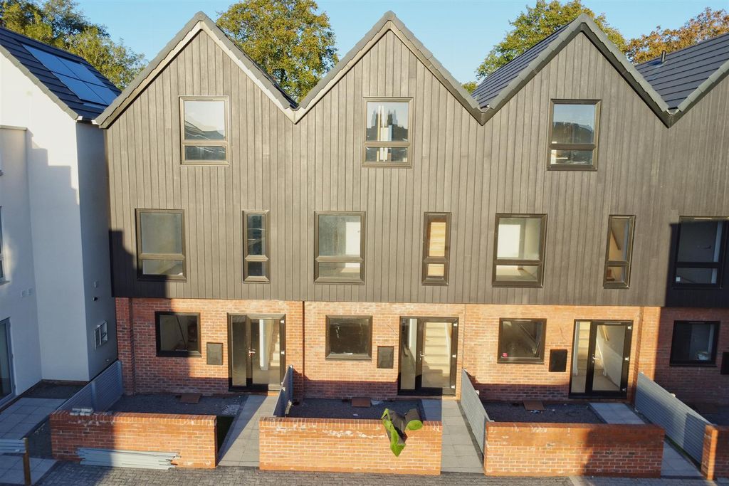 Property photo 1 of 18 12,13,14 Taylor Garth.Jpg