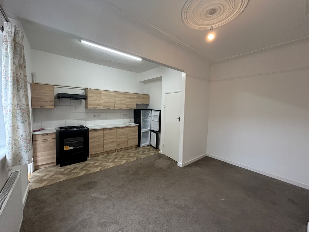 Property photo 3 of 13 Kitchen / Dining Room