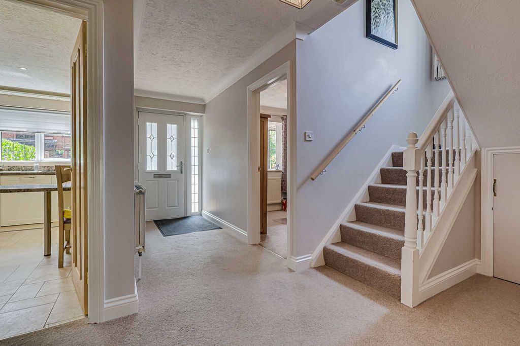 Property photo 2 of 37
