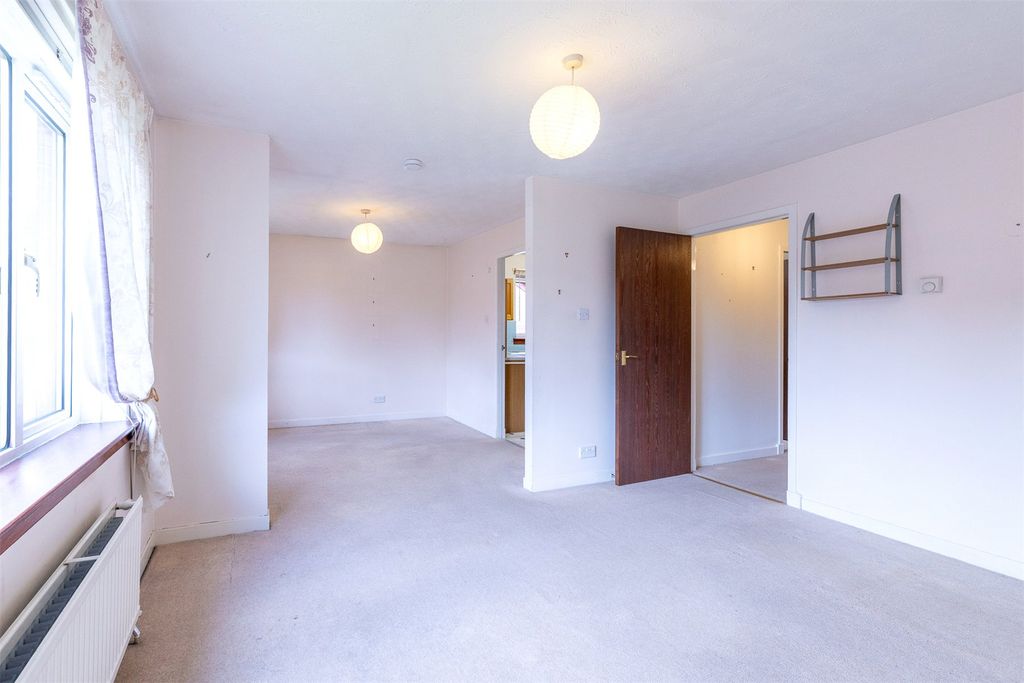 Property photo 3 of 25 Picture No. 02