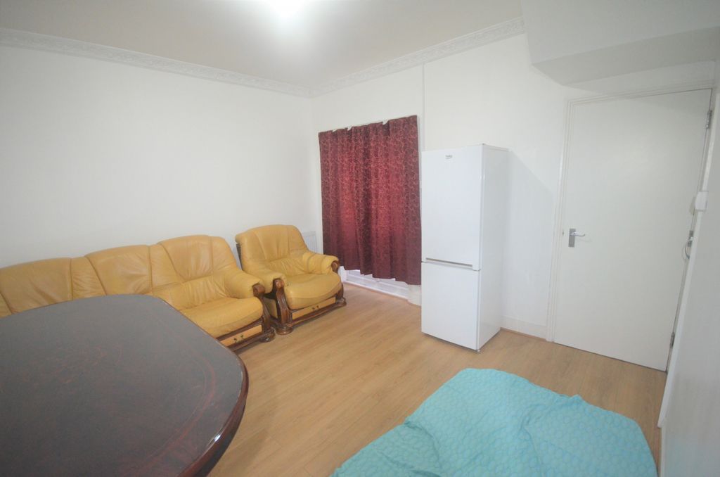 Property photo 3 of 12 Gallery