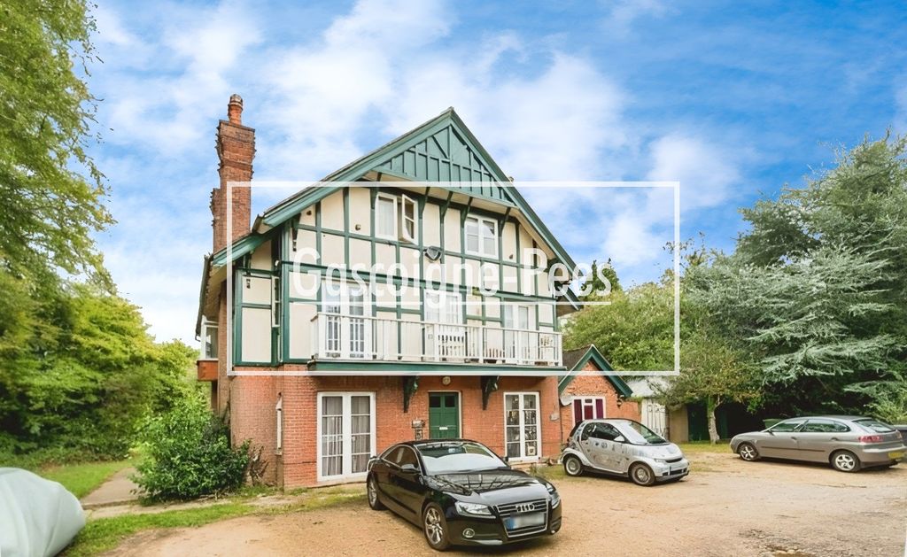 Property photo 1 of 8