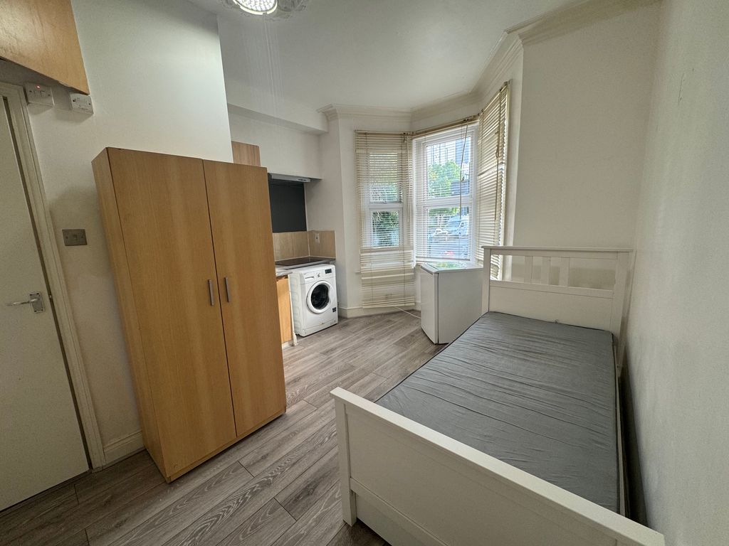 Property photo 3 of 4