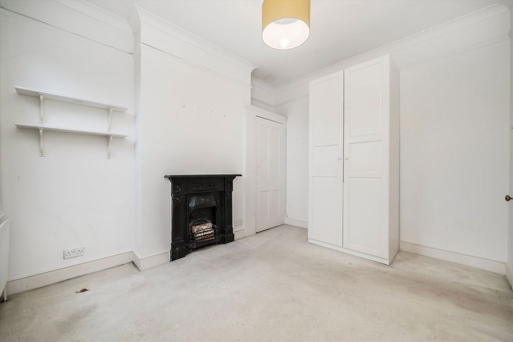 Property photo 3 of 6