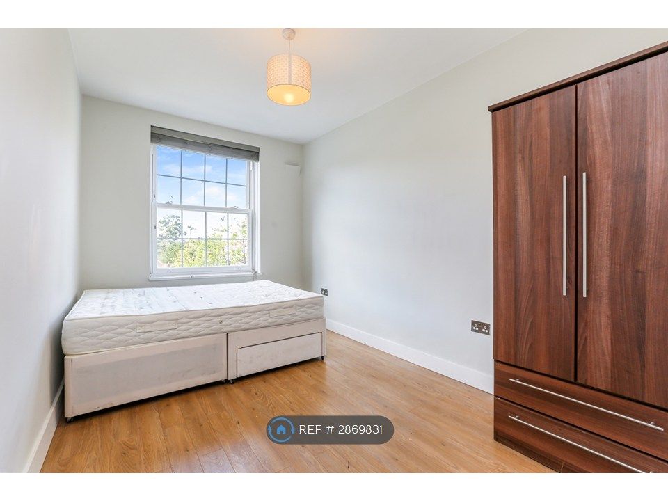 Property photo 3 of 9 Bedroom 2