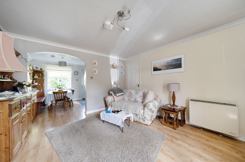Property photo 3 of 18 1455153-11-6A01c4...