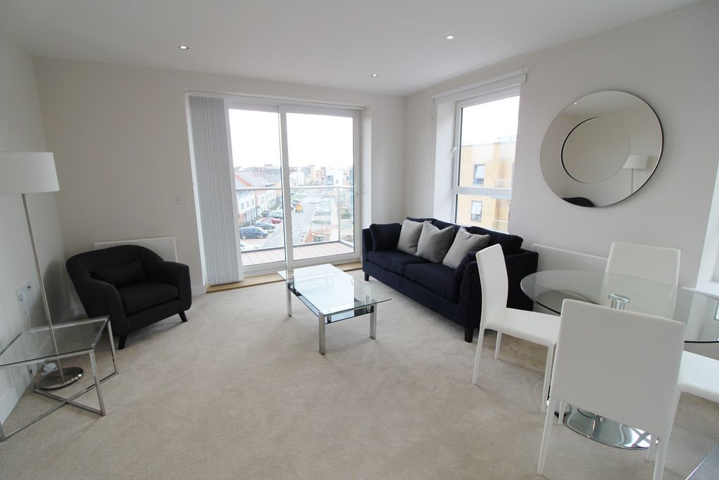 Property photo 2 of 7 Living Area