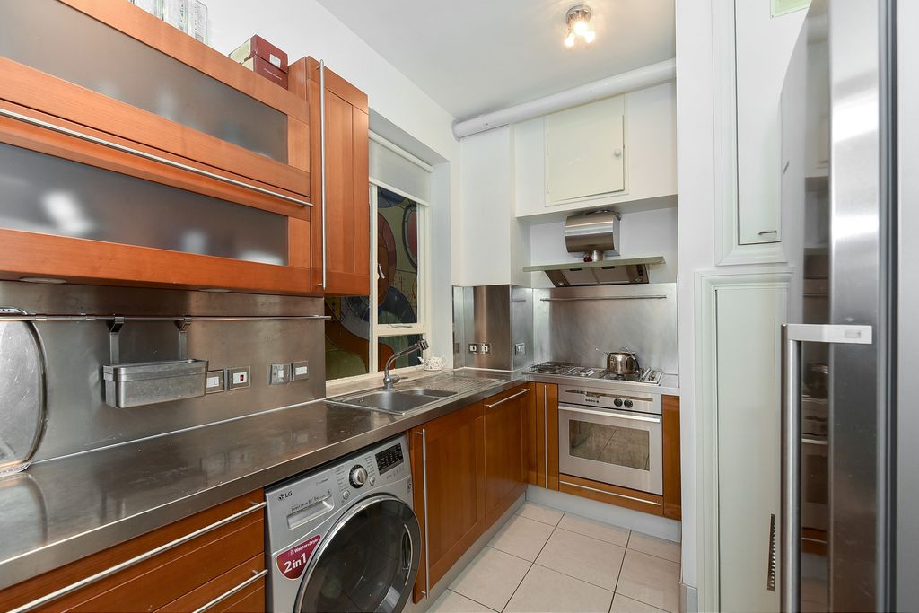 Property photo 3 of 9 Picture 3