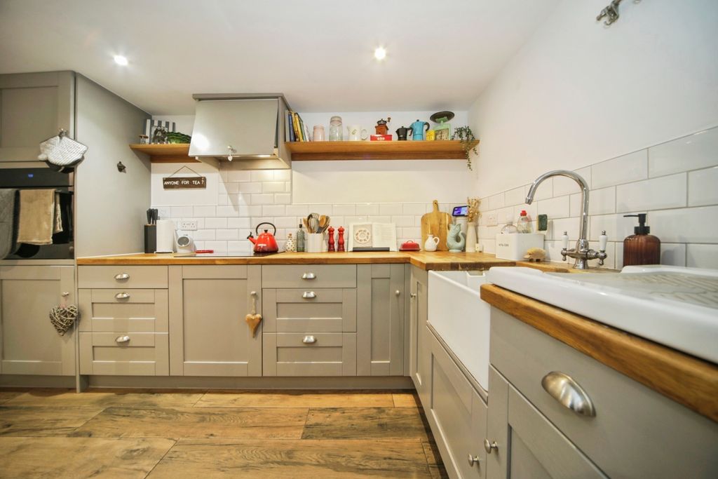 Property photo 2 of 19 Pbox-Img.Jpg