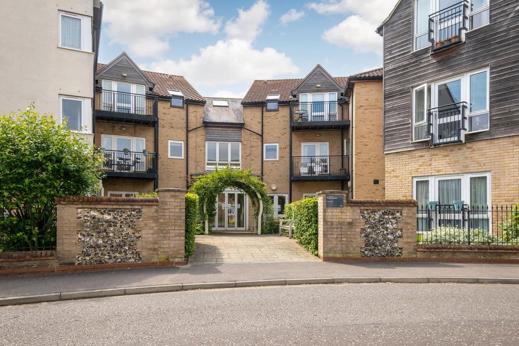 Property photo 1 of 18 46 Oxlip House-57.Jpg