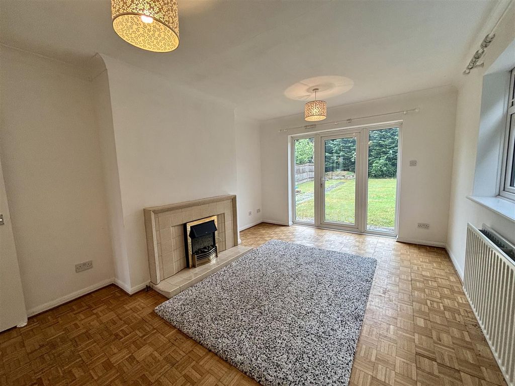 Property photo 3 of 21 L:Iving Room