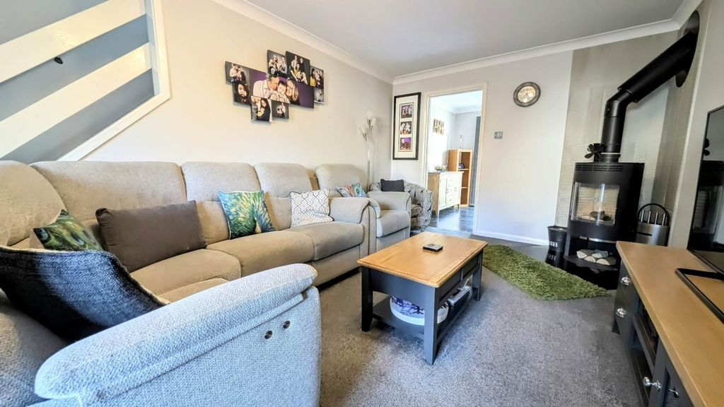 Property photo 2 of 19