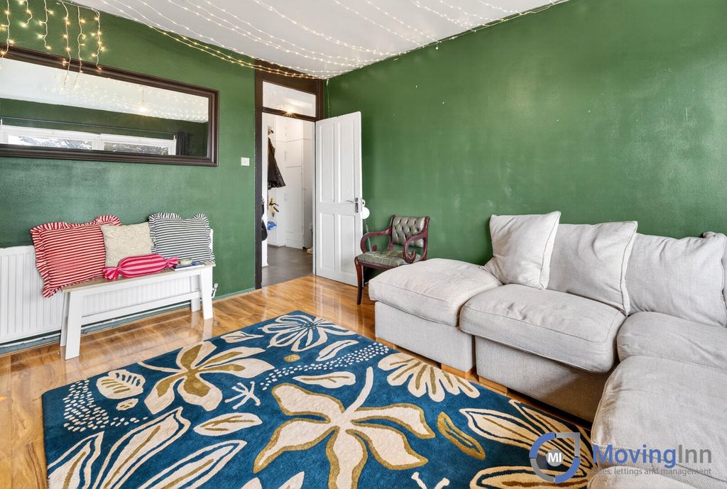 Property photo 3 of 14 Living Room