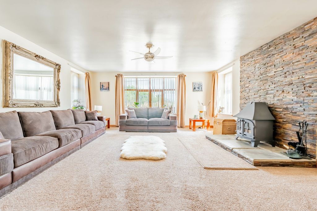 Property photo 2 of 19 Photo 8