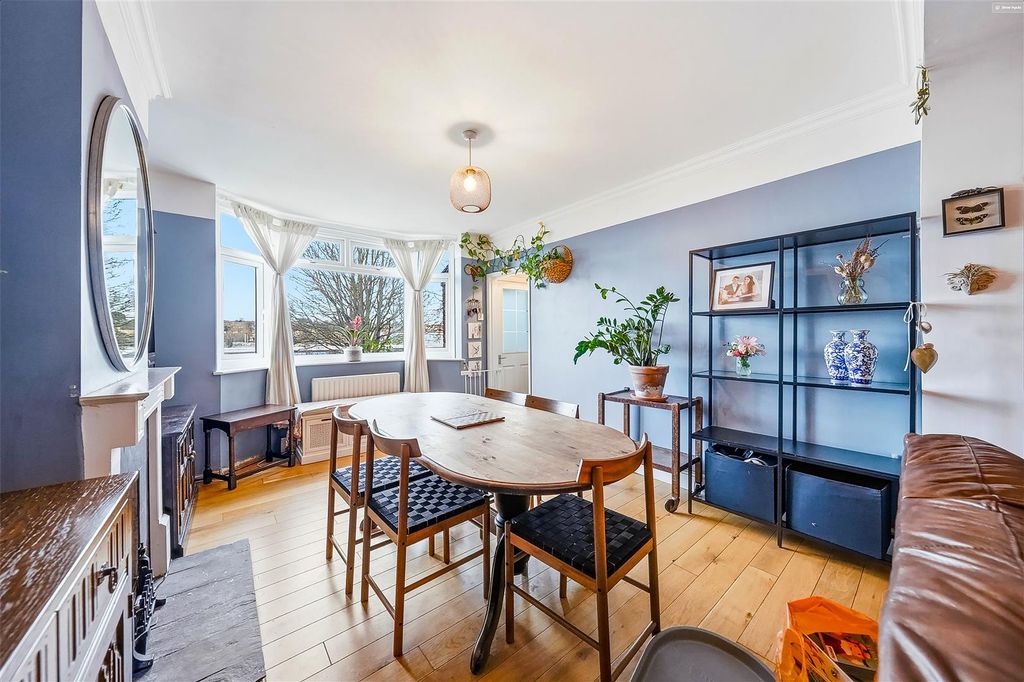 Property photo 3 of 20 Dining Area