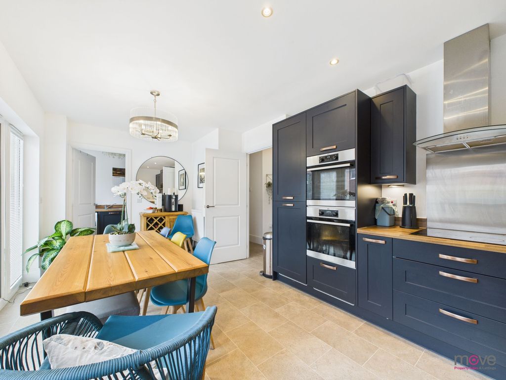 Property photo 3 of 37