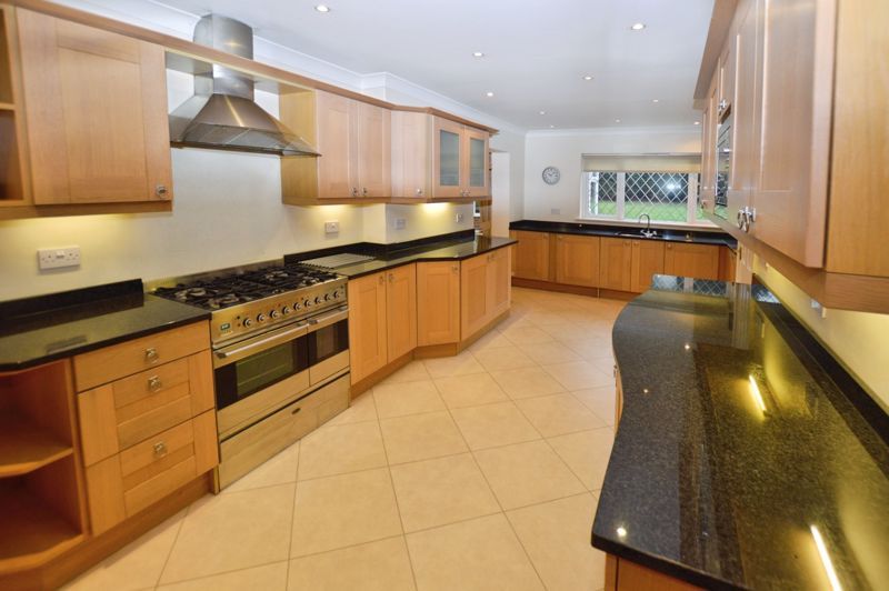 Property photo 3 of 17 Photo 12