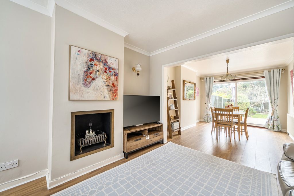 Property photo 2 of 19 1435192-21-69c3Be...