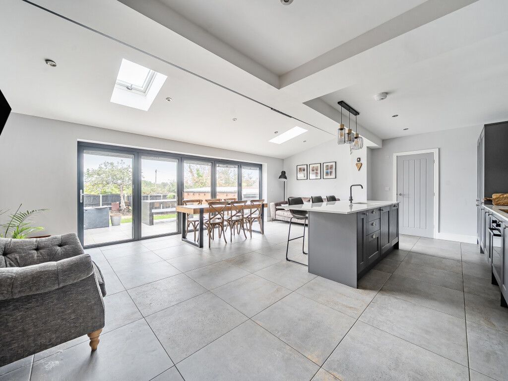 Property photo 2 of 18 1365402-9-68E9171...