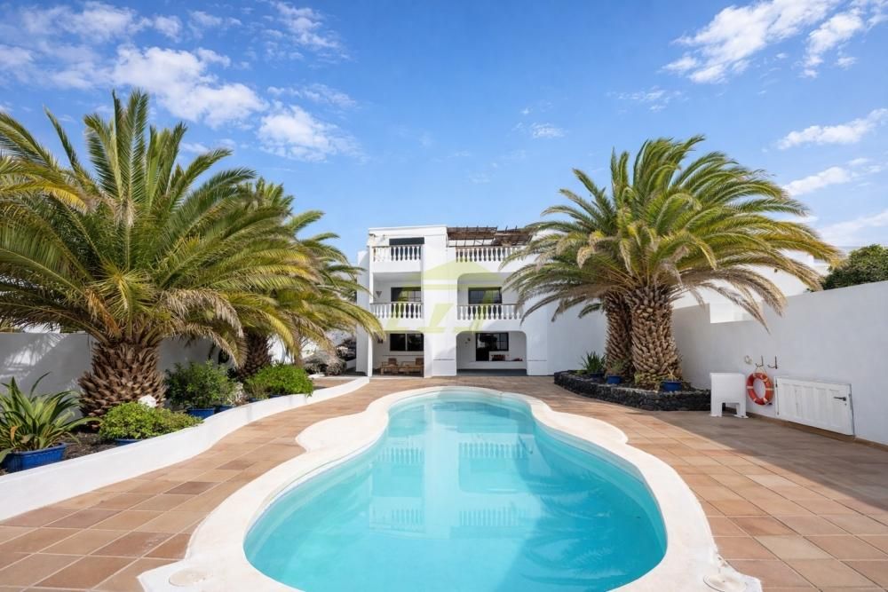 Property photo 1 of 5