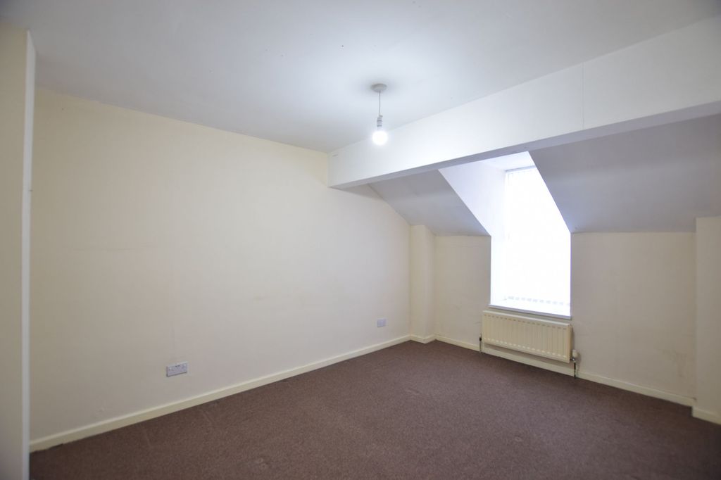 Property photo 3 of 7 Bedroom One