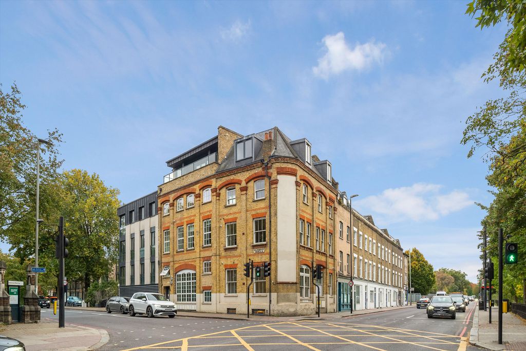 Property photo 2 of 22 Image