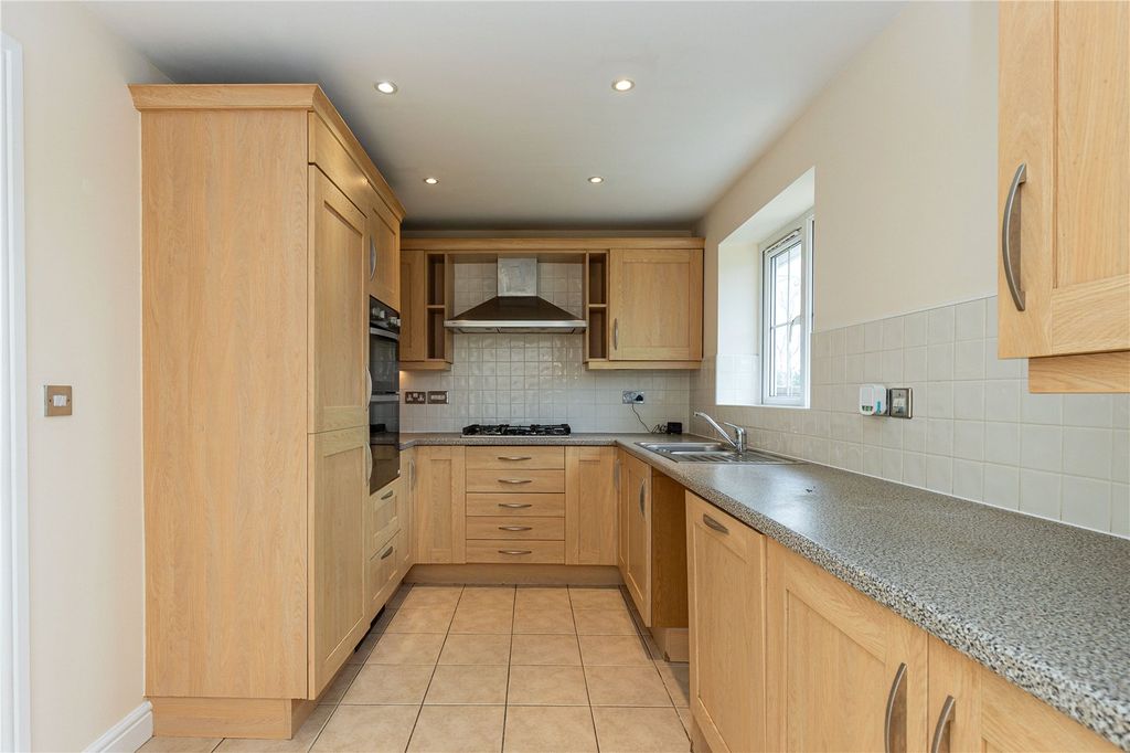 Property photo 3 of 14 Kitchen