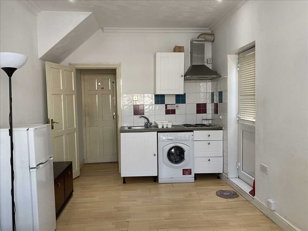 Property photo 3 of 3