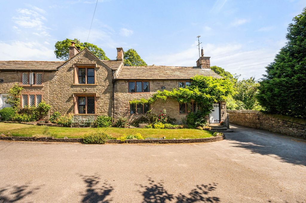 Property photo 1 of 44