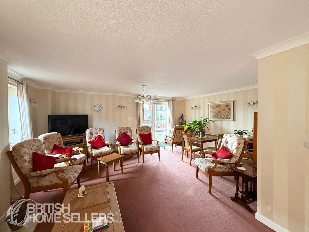 Property photo 2 of 11 Picture No. 14