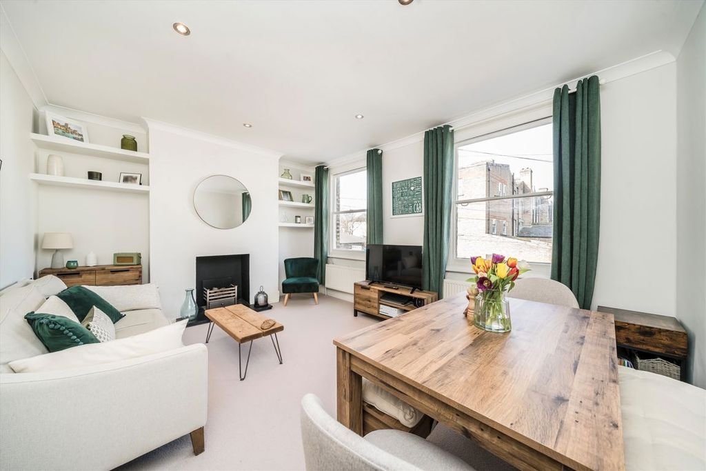 Property photo 1 of 9