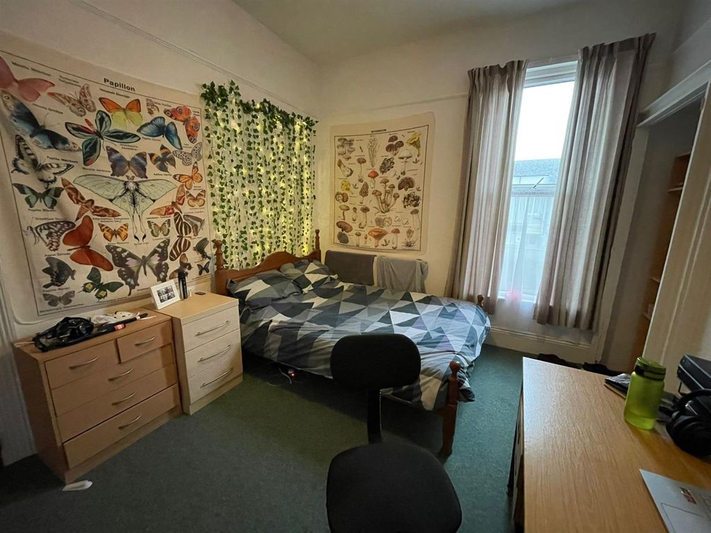 Property photo 3 of 10 279c31A5-B331-4d34-8576-Cb4Bbb1562c7.Jpg