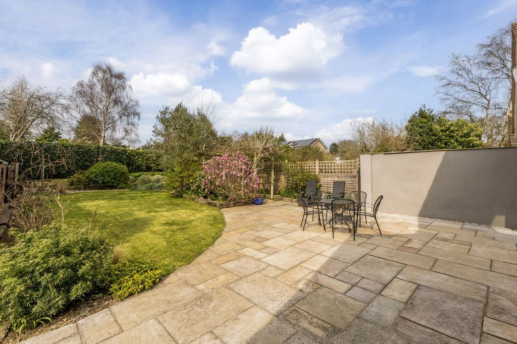 Property photo 3 of 16 Picture No. 12