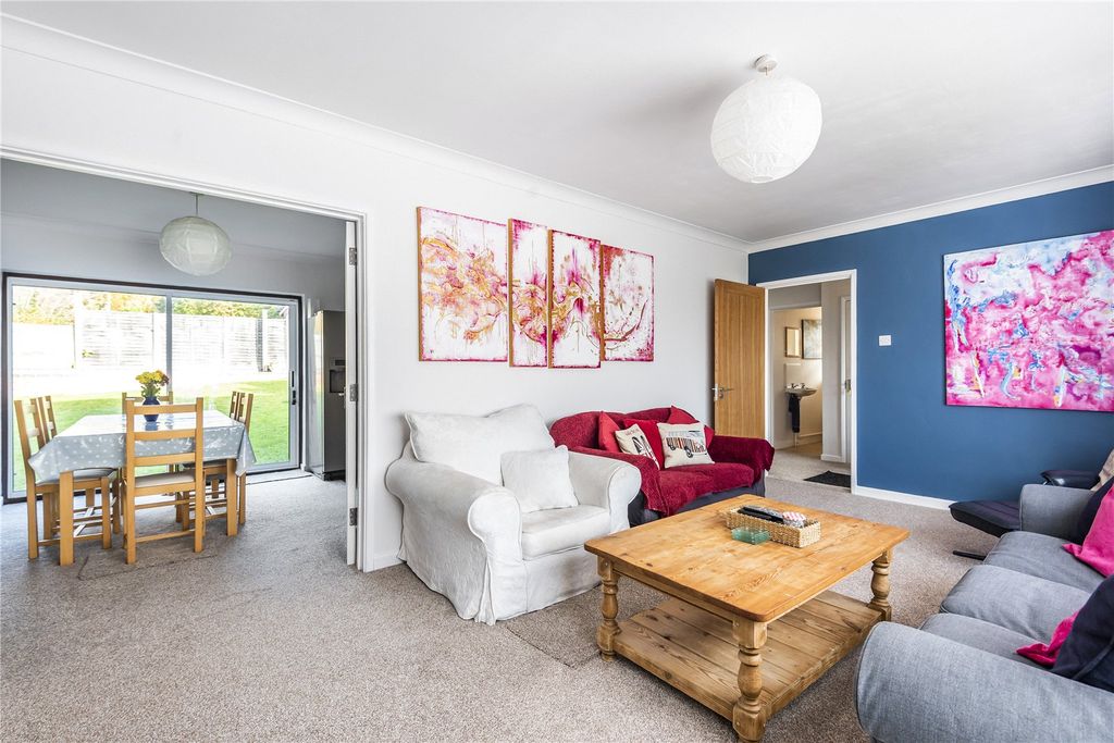 Property photo 2 of 15 Picture No. 12