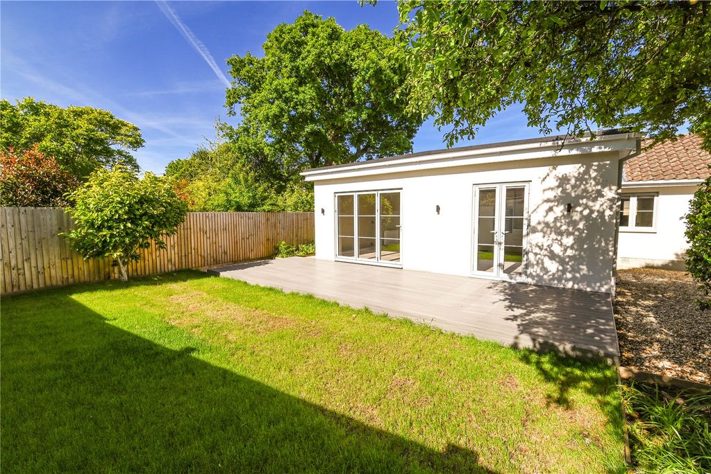 Property photo 2 of 16 Picture No. 23