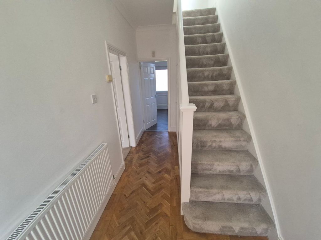 Property photo 2 of 12 Hallway
