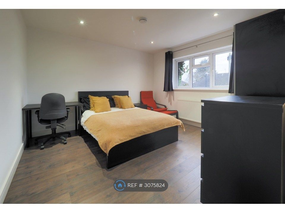 Property photo 1 of 10 Bedroom