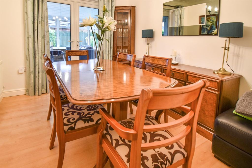 Property photo 3 of 16 Dining Room