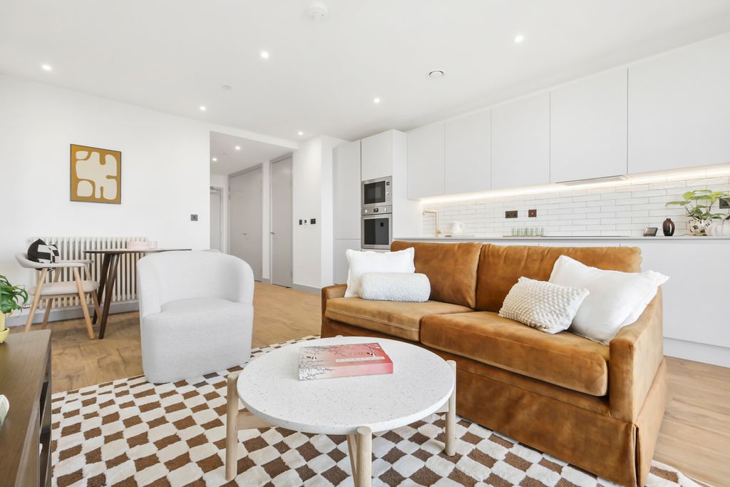 Property photo 2 of 21 Reception 2