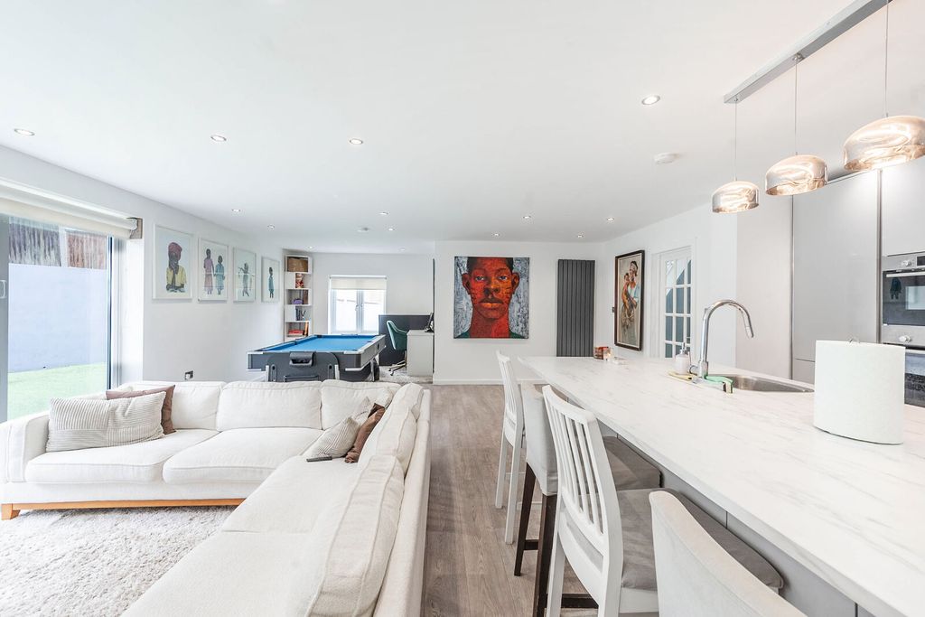 Additional image 16 of 5 bed detached house for saleLittle Potters, Bushey WD23