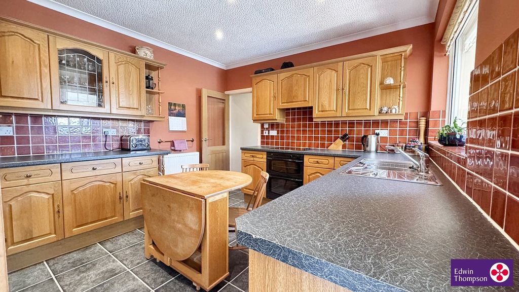 Property photo 2 of 29