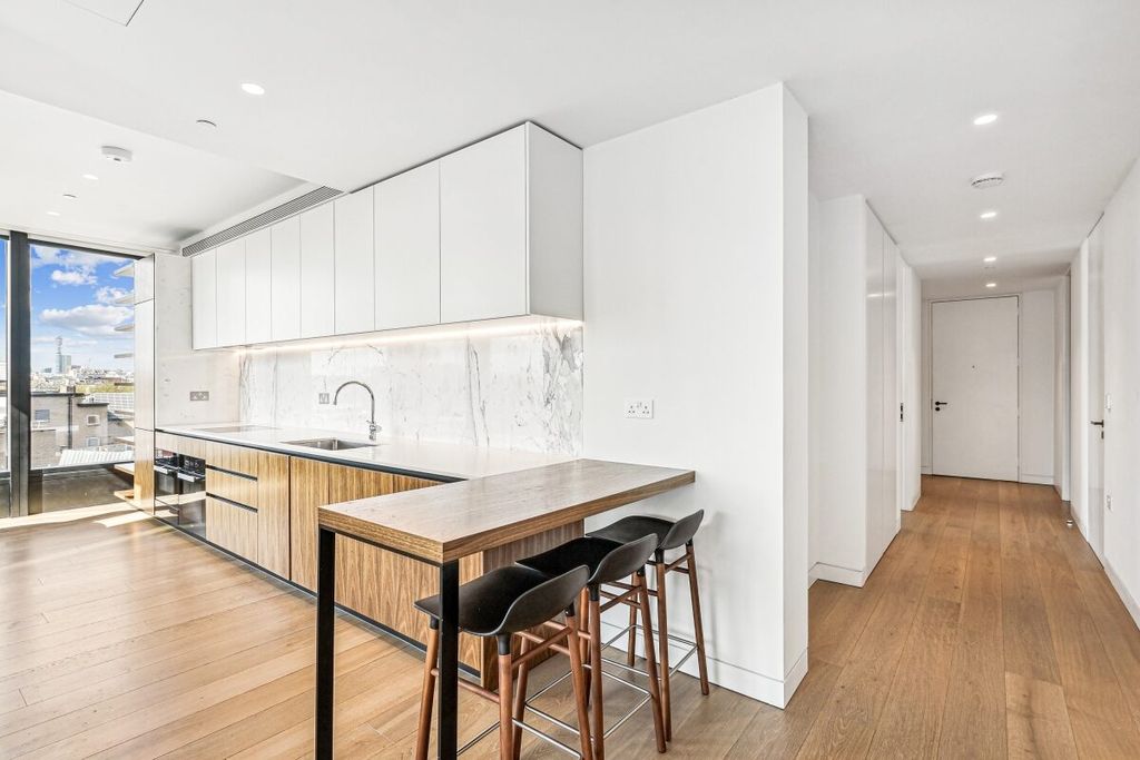 Property photo 2 of 14 The Tower 64 Buck...