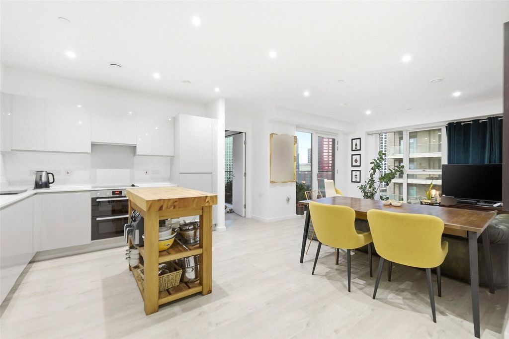 Property photo 3 of 22 Picture No. 21