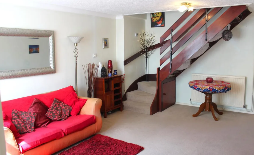 Property photo 3 of 11 4