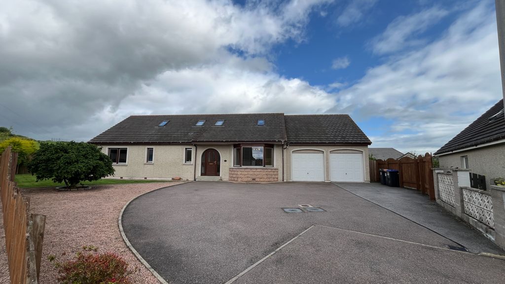 Property photo 1 of 32