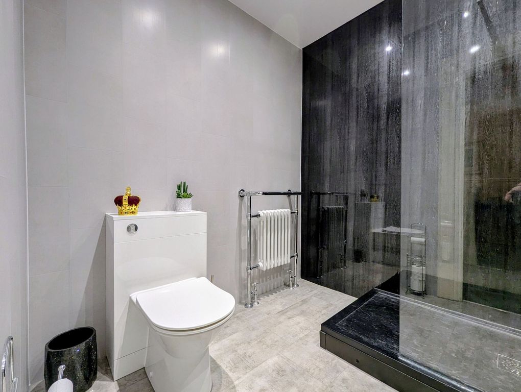 Property photo 3 of 33