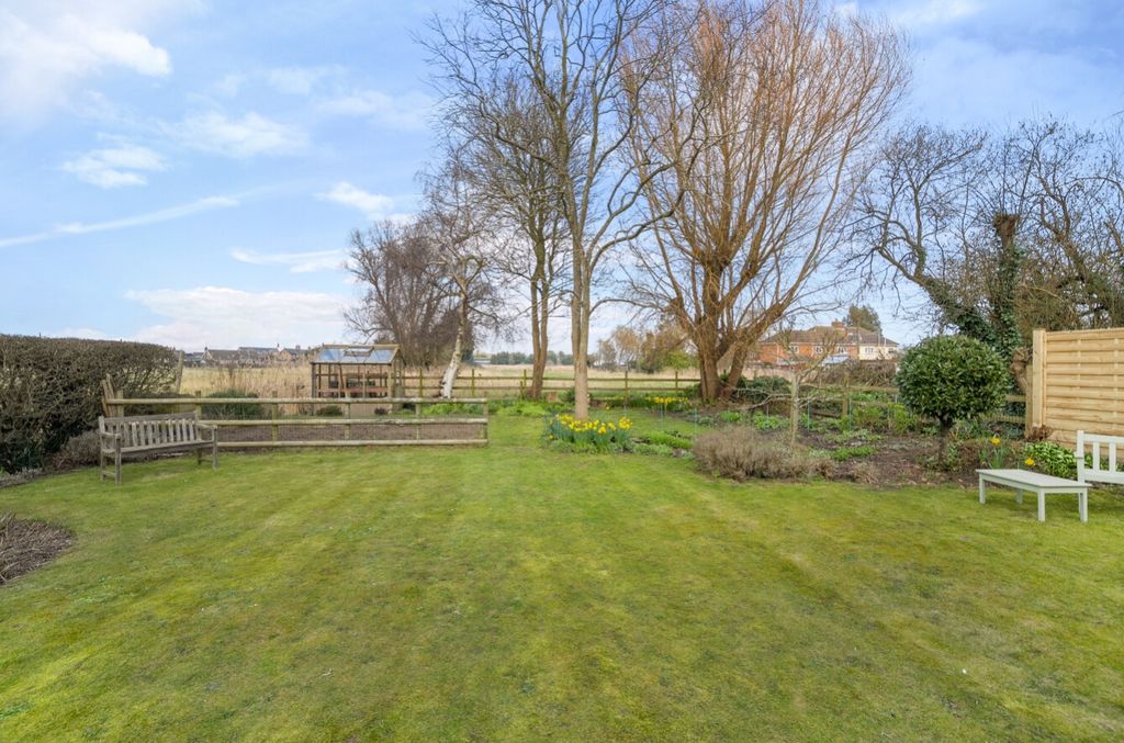 Property photo 2 of 29 1423795-13-69A8B501Bf096-Arw