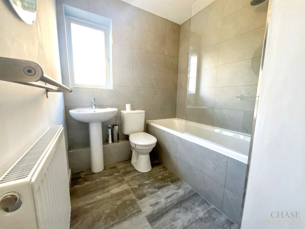 Property photo 2 of 12 4465741