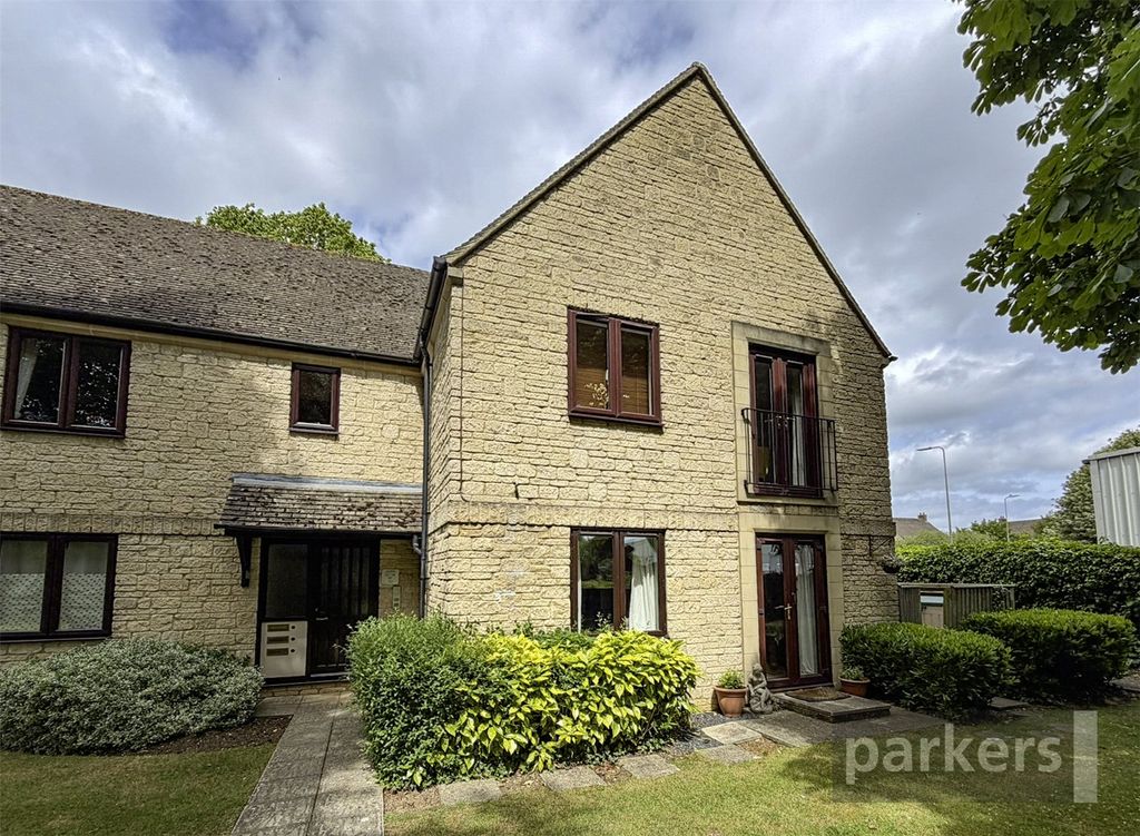 Property photo 1 of 14 External
